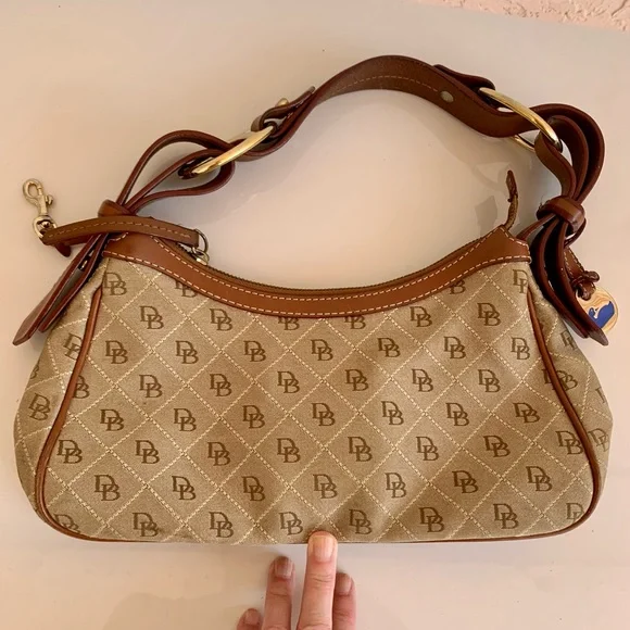 DOONEY & BOURKE Signature Logo Handbag Shoulder Bag Purse. Tan and Brown. - Picture 10 of 15
